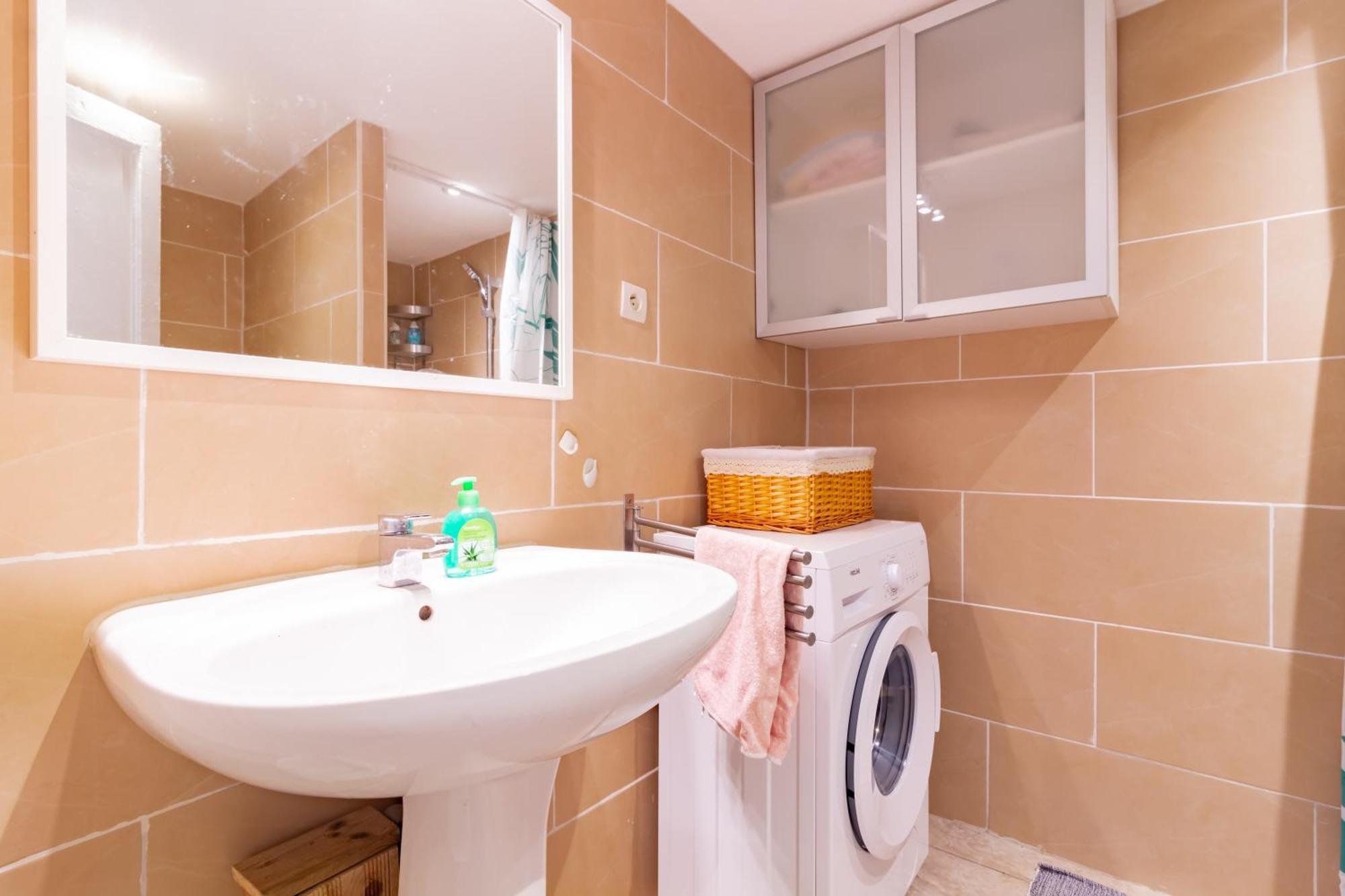 Le Cerisier Des 4 Chemins - Appt 75M² Pour 6 Apartment Carcassonne Luaran gambar
