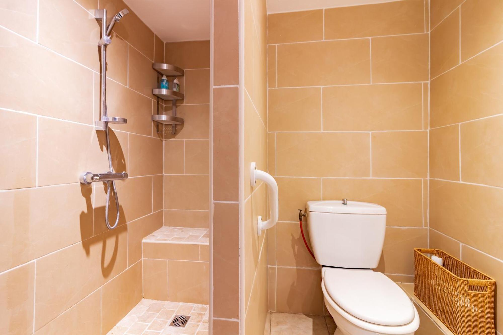 Le Cerisier Des 4 Chemins - Appt 75M² Pour 6 Apartment Carcassonne Luaran gambar